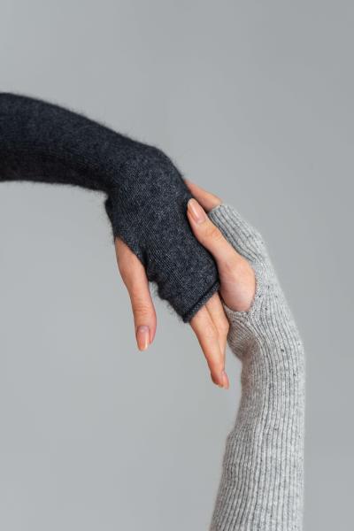 Перчатки светло-серые, арт. FW24/K/MI/033/GR фото 3