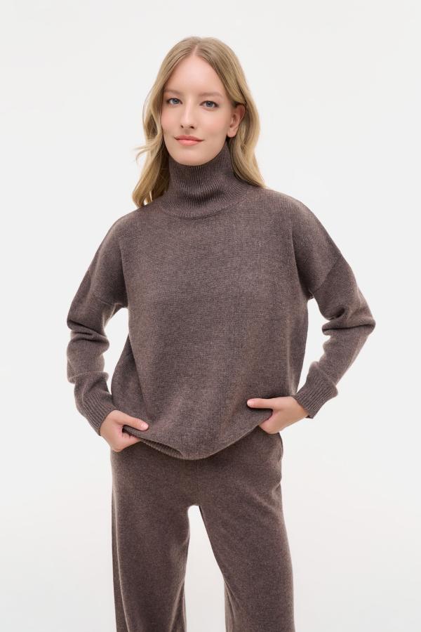 Свитер мягкость кашемира артFW24KSWE024BR Цвет Коричневый 6400₽